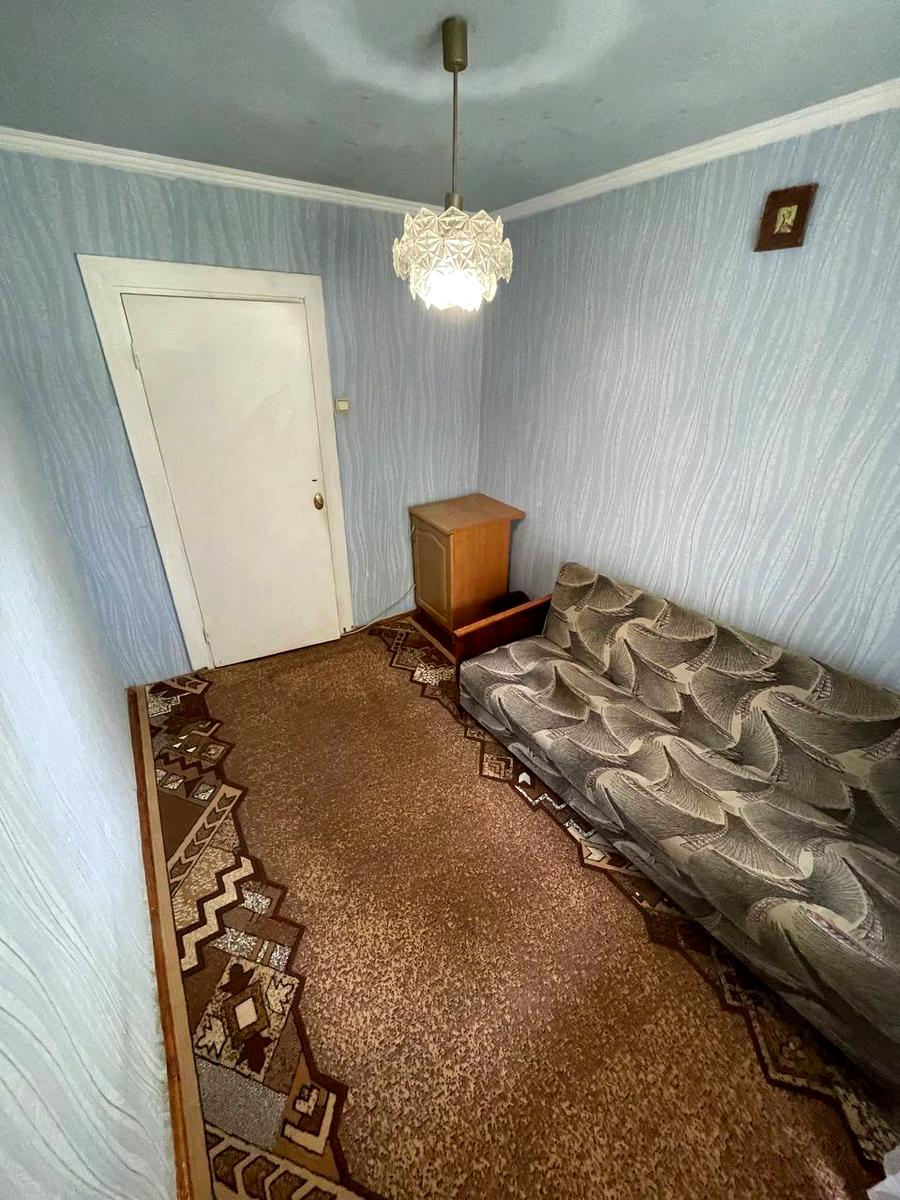 1865893760749924