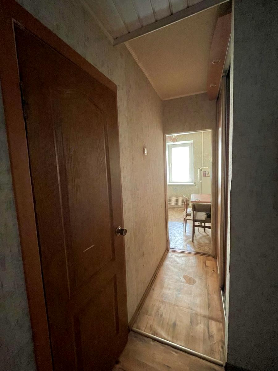 1865893818974215