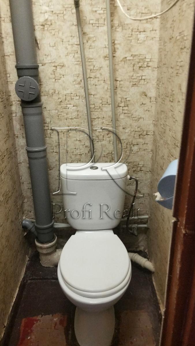 1865898793158576