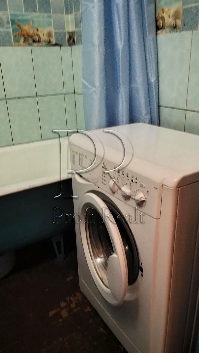 1865898793326025