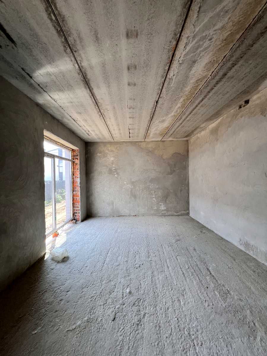 1865902705845649