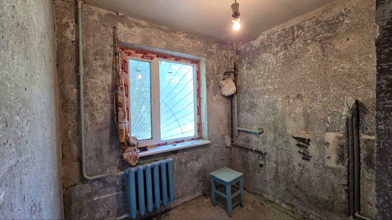1865947798352784