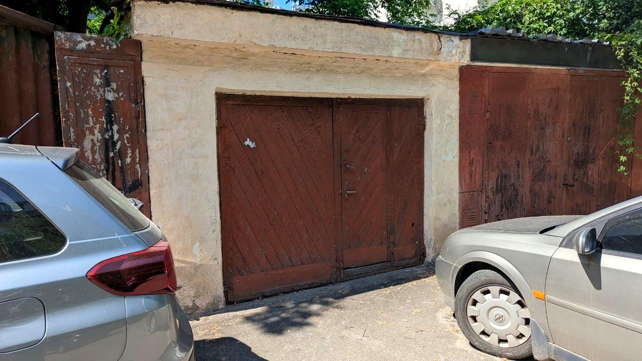 1865954868244641