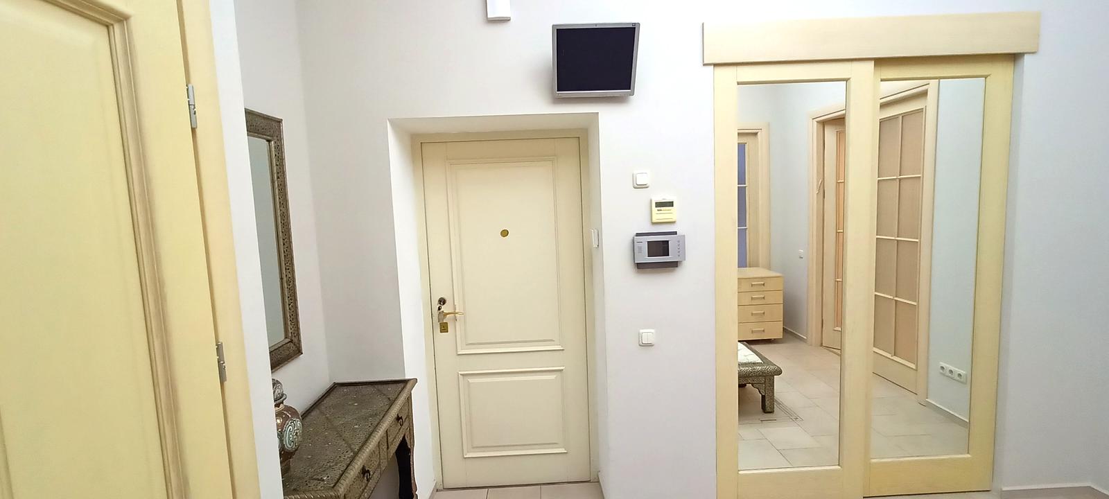 1865964689720838