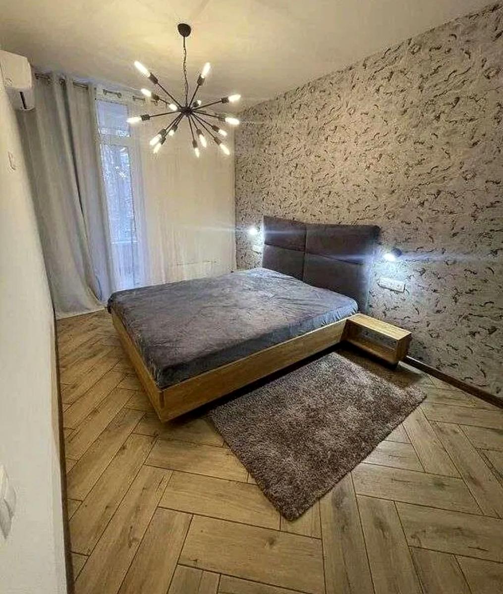 1865965358238503