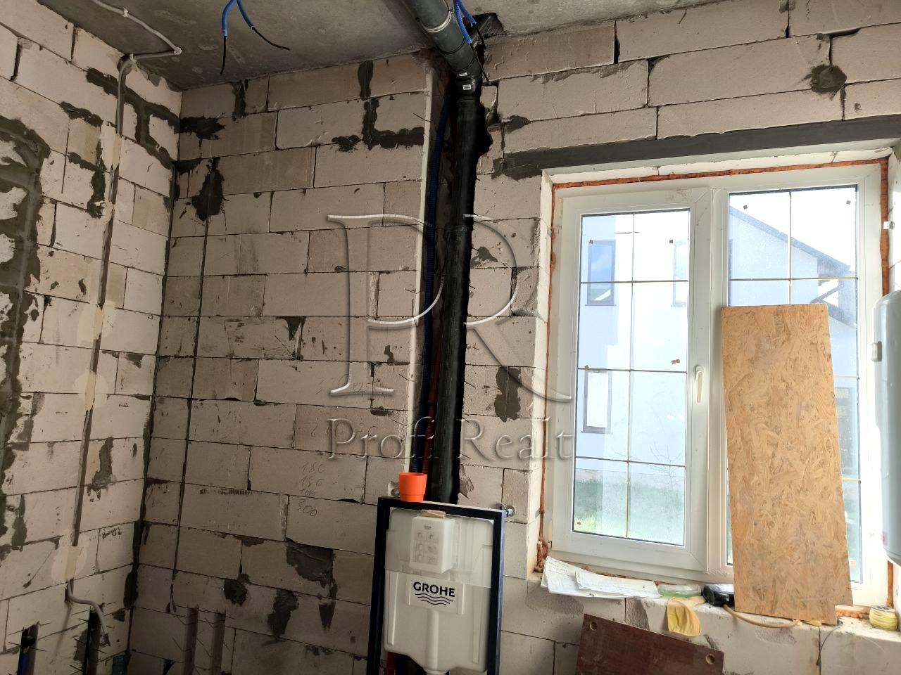 1865967012364476