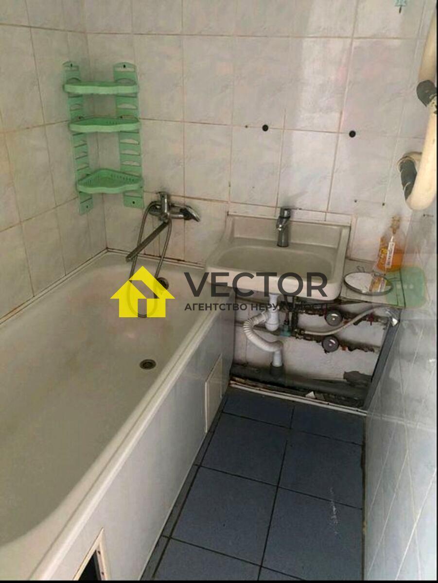 1865967460925289