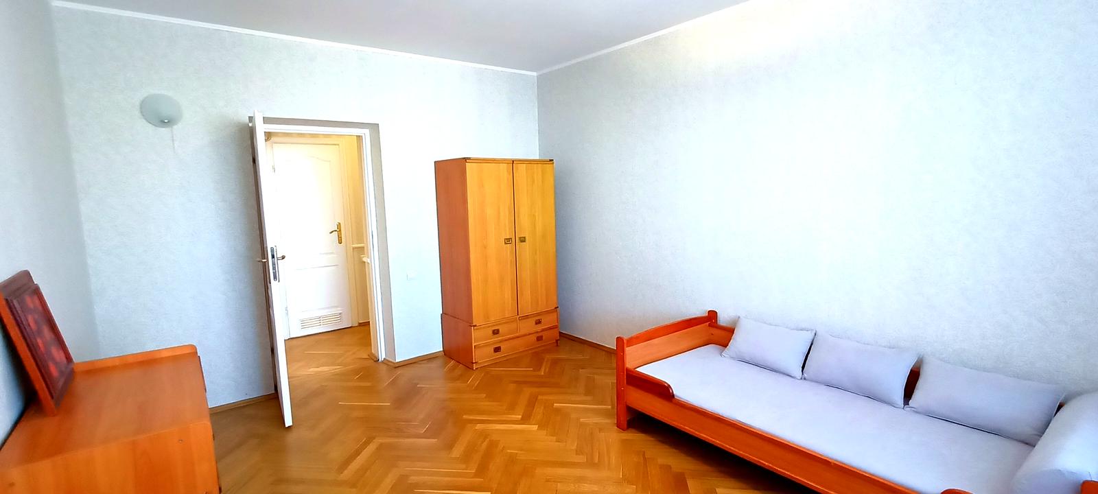 1865969030960776