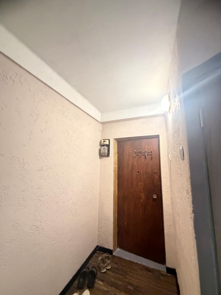 1865970975616815