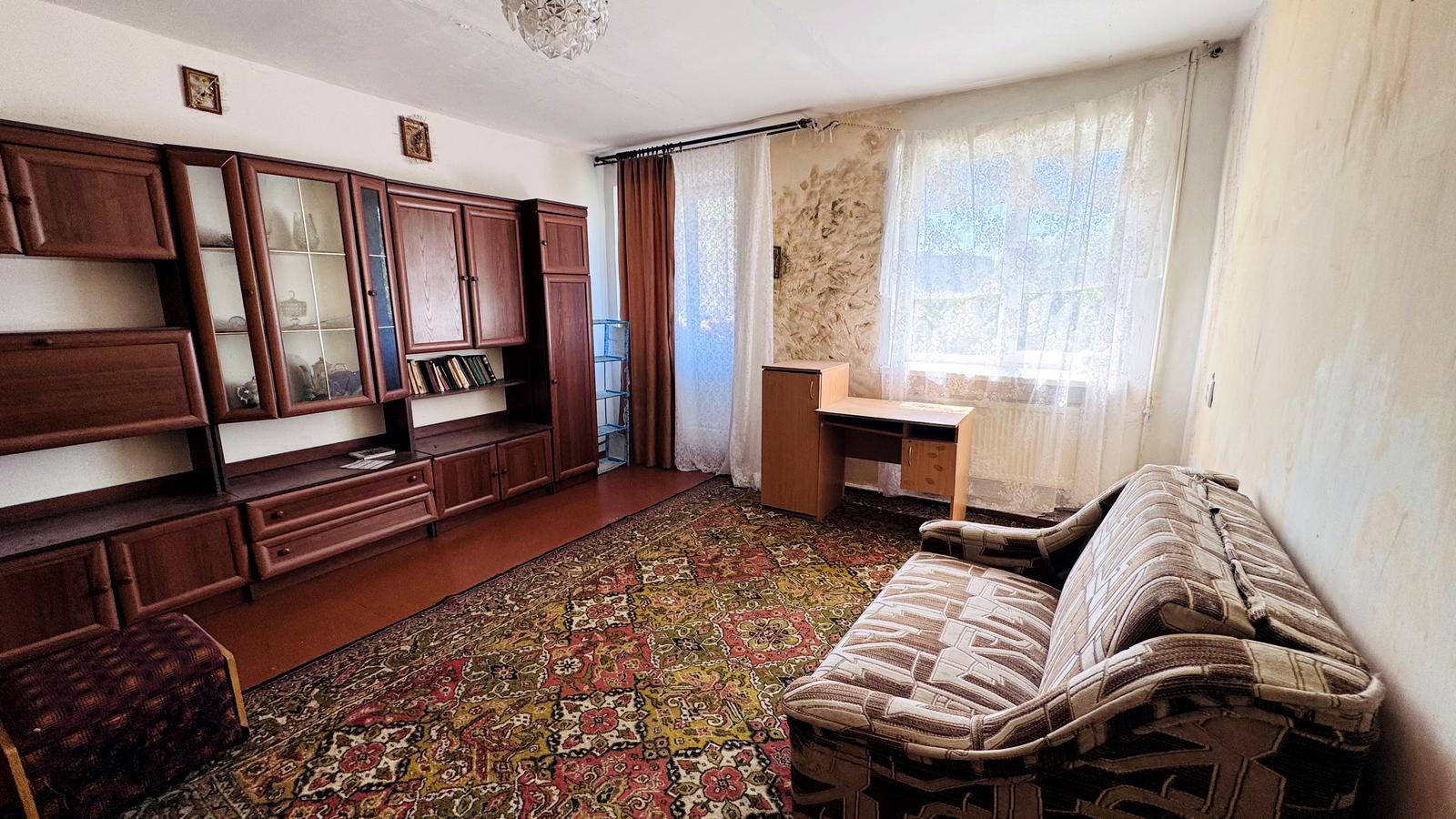 1865975521015838