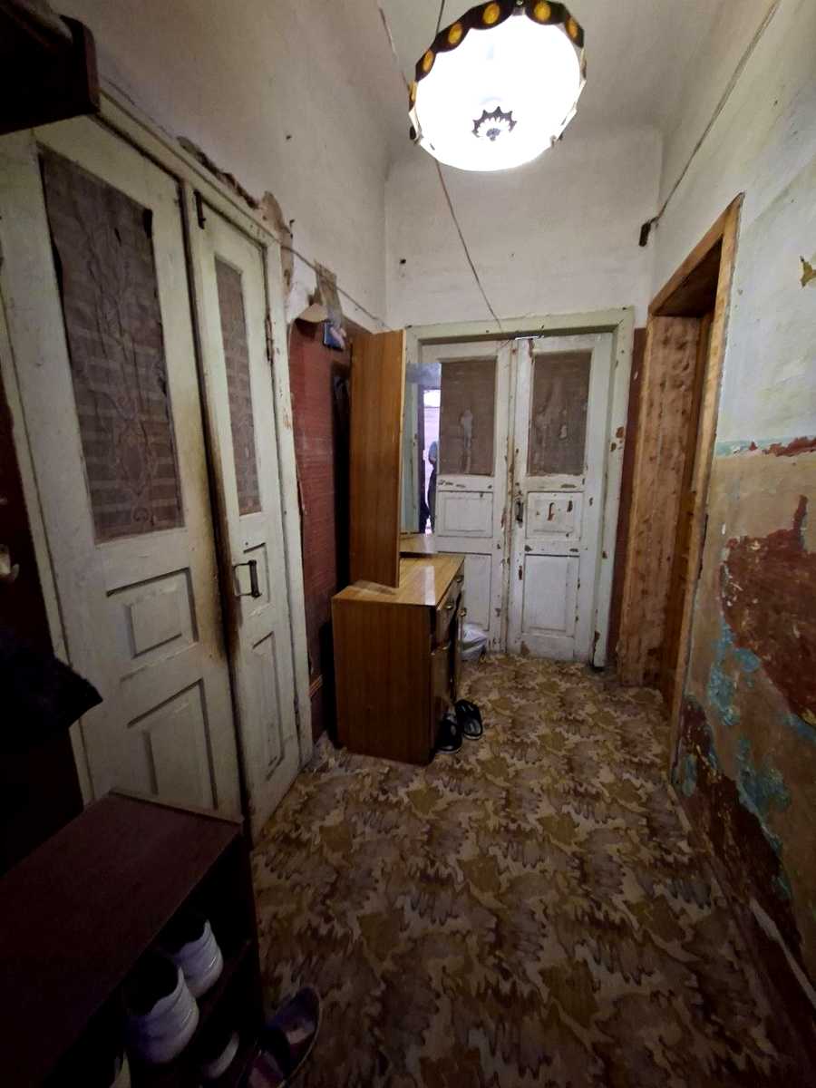 1865978561108616