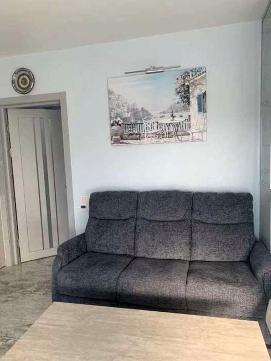 1865980179492192