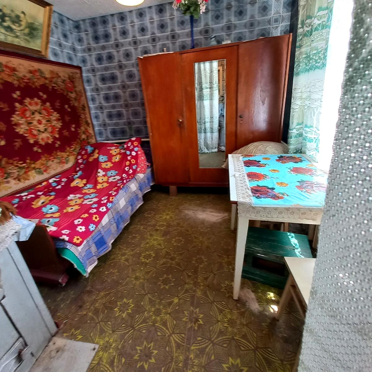 1865994743637949