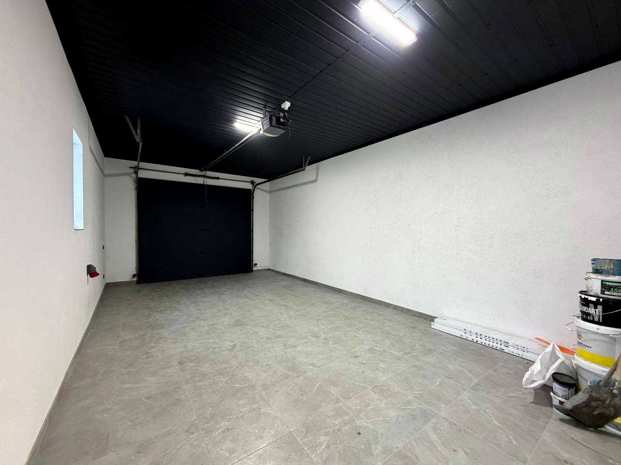 1866012304355563