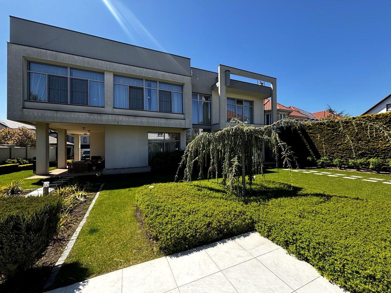 Дом по адресу ул. Якорная (площадь 550 м²) Дом по адресу ул. Якорная (площадь 550 м²) - Atlanta.ua
