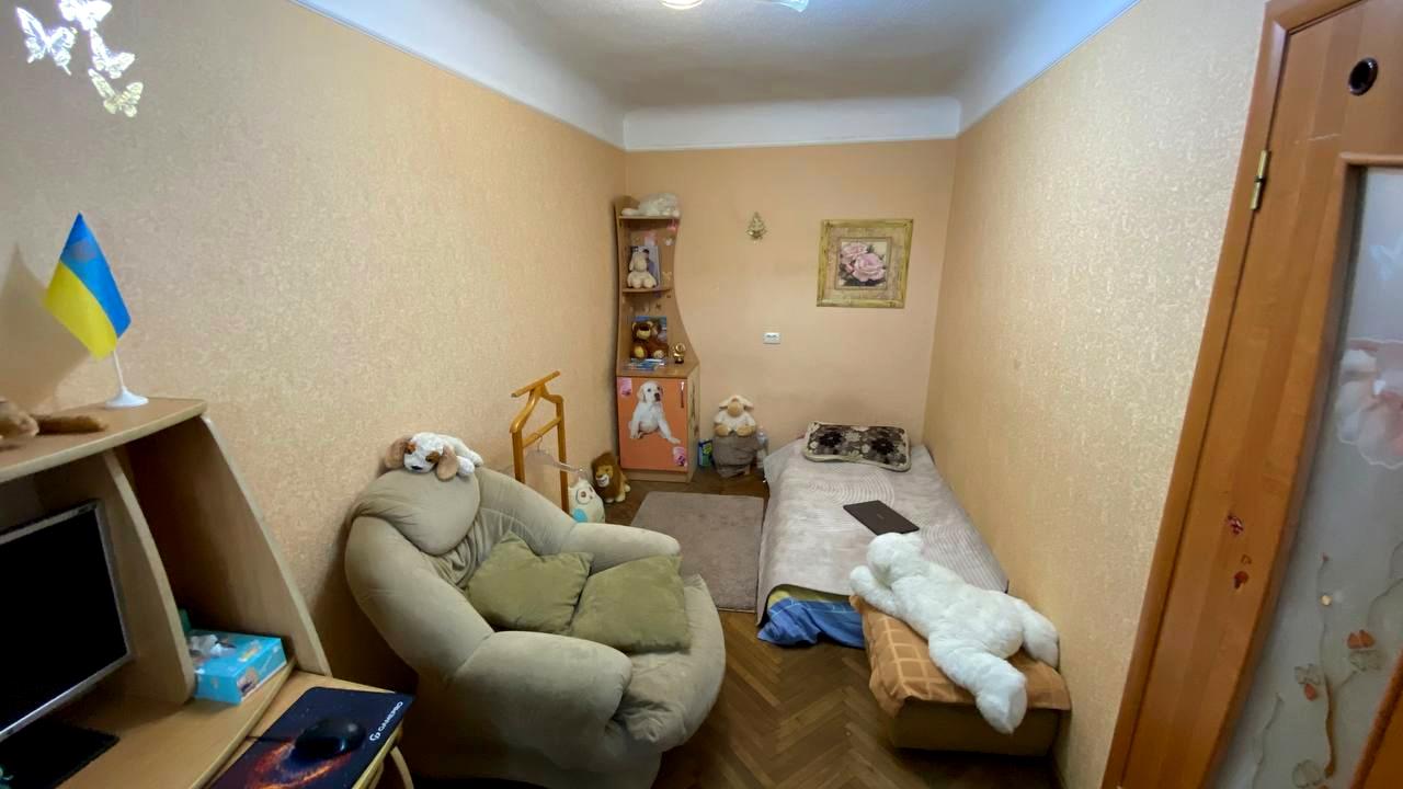 1866152723715511