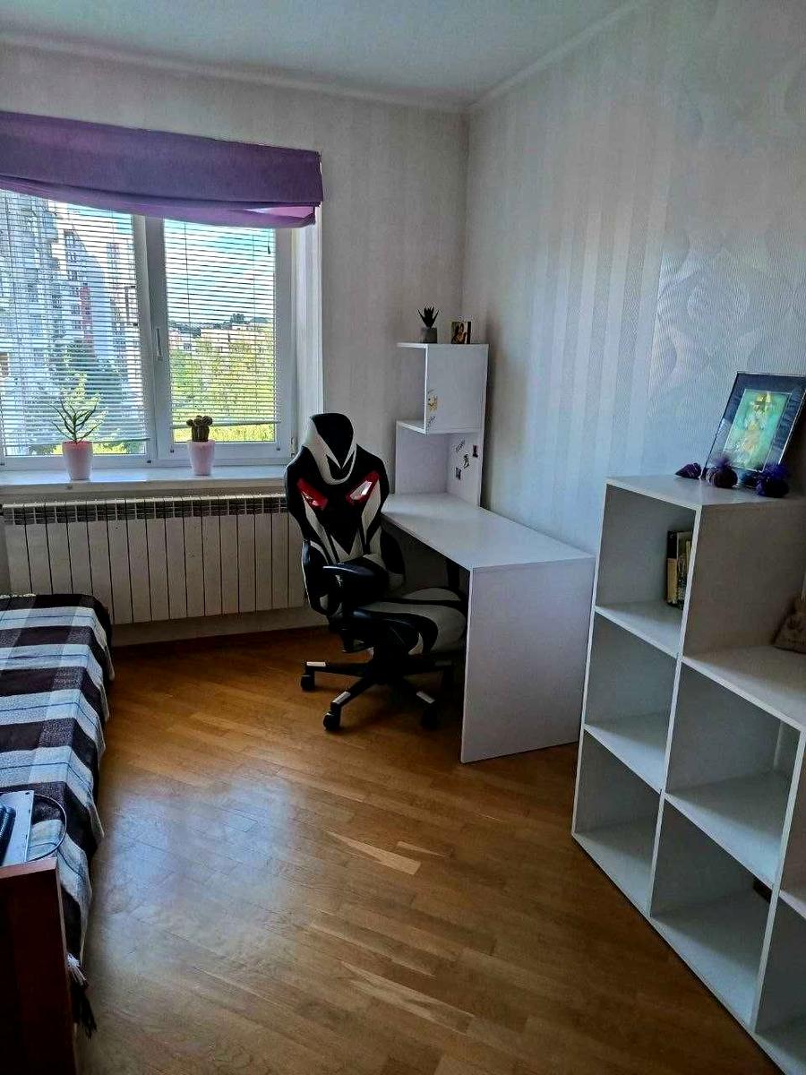 1866152816414505