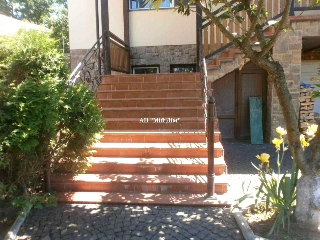 1866153729685083