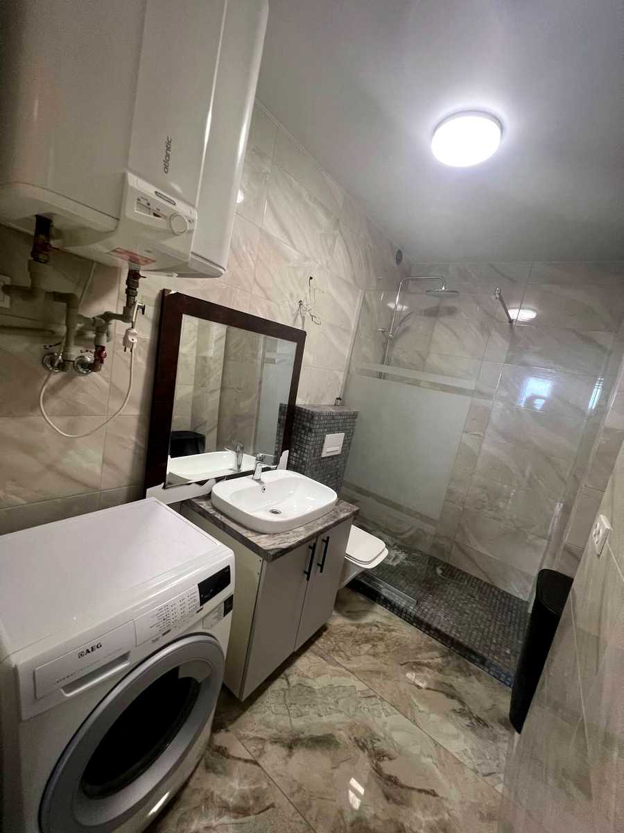 1866187356241632