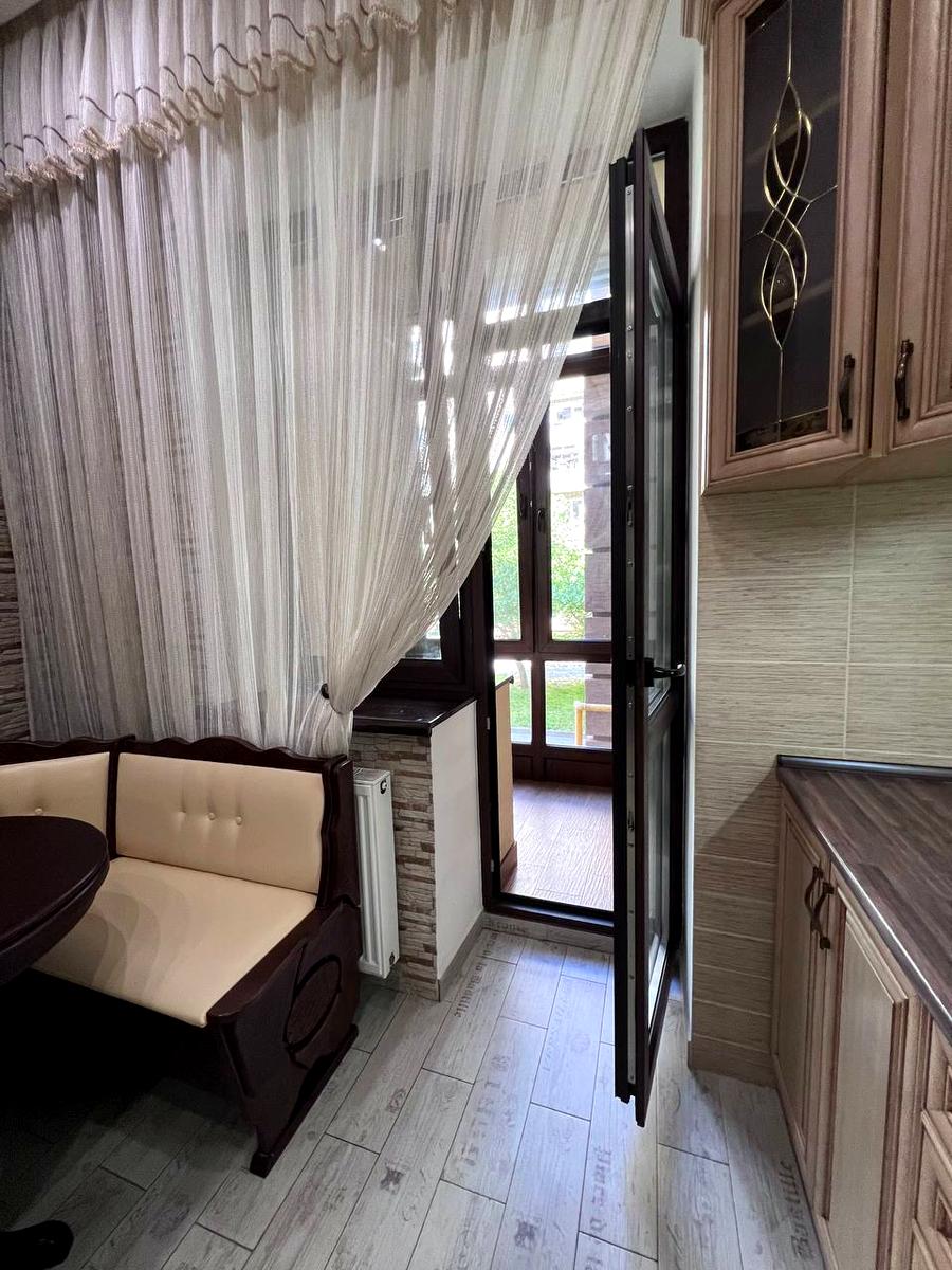 1866187966023410