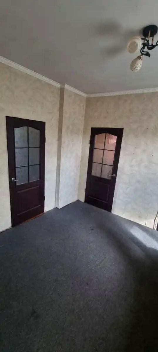1866238823027404
