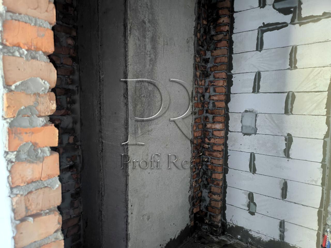 1866239352074704