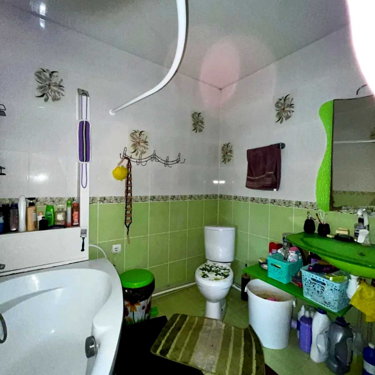 1866243607590743