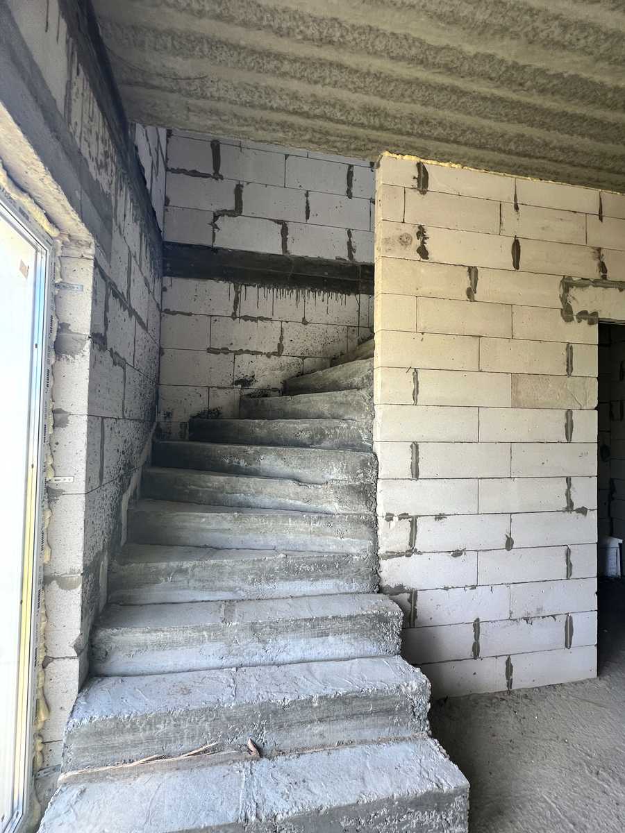 1866244273614271