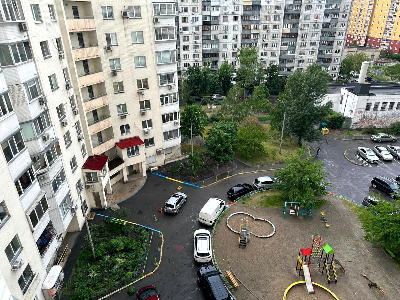 1866245159675936