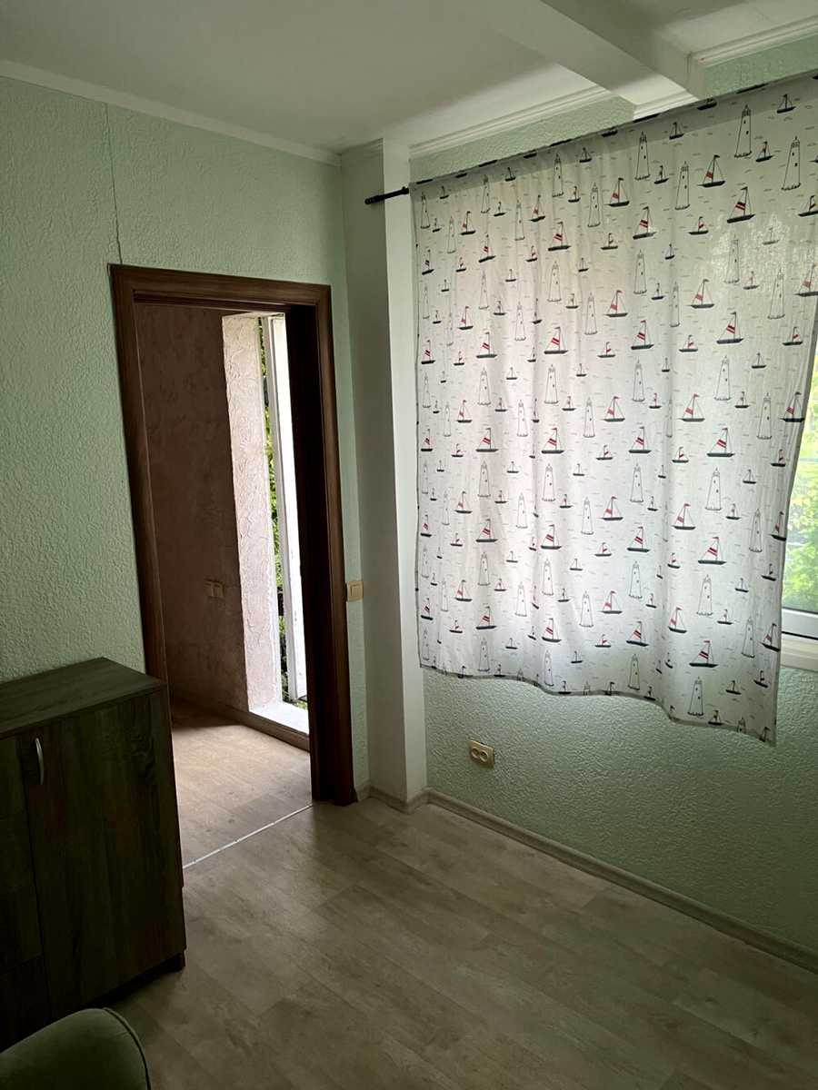 1866256163776327
