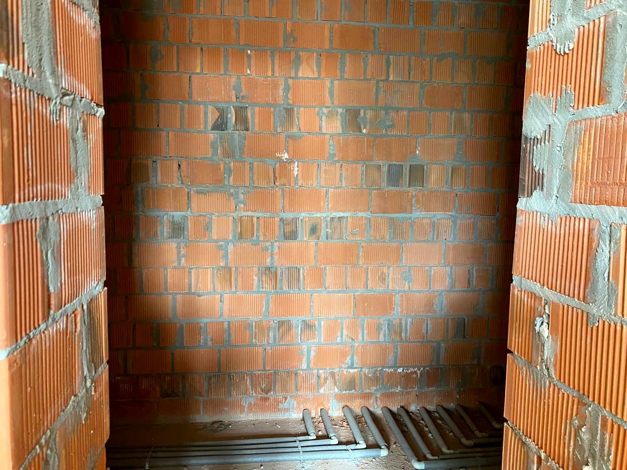 1866261704783805