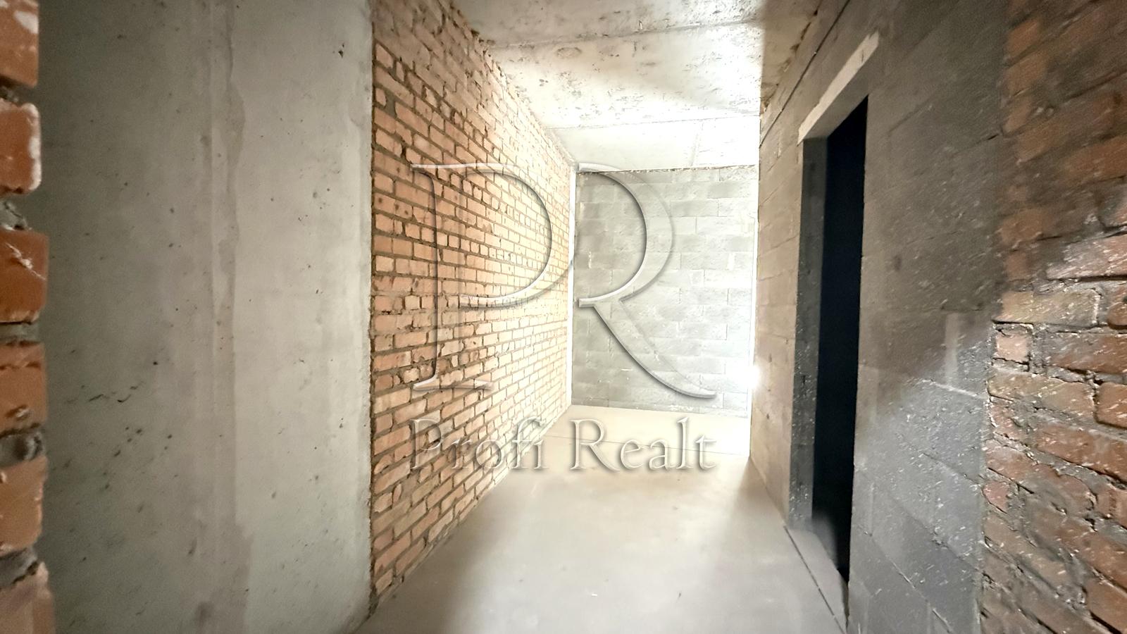 1866267817873808