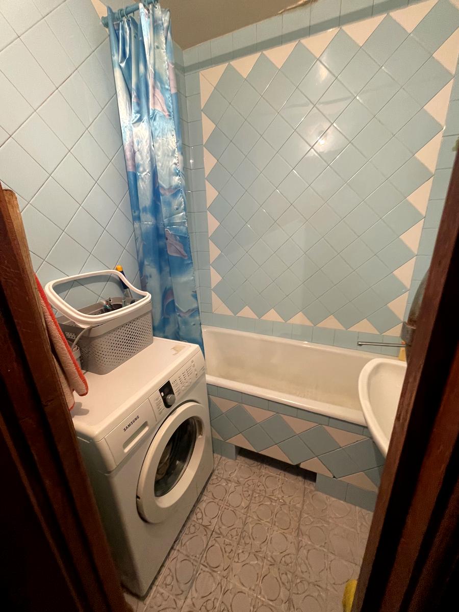 1866275715429852