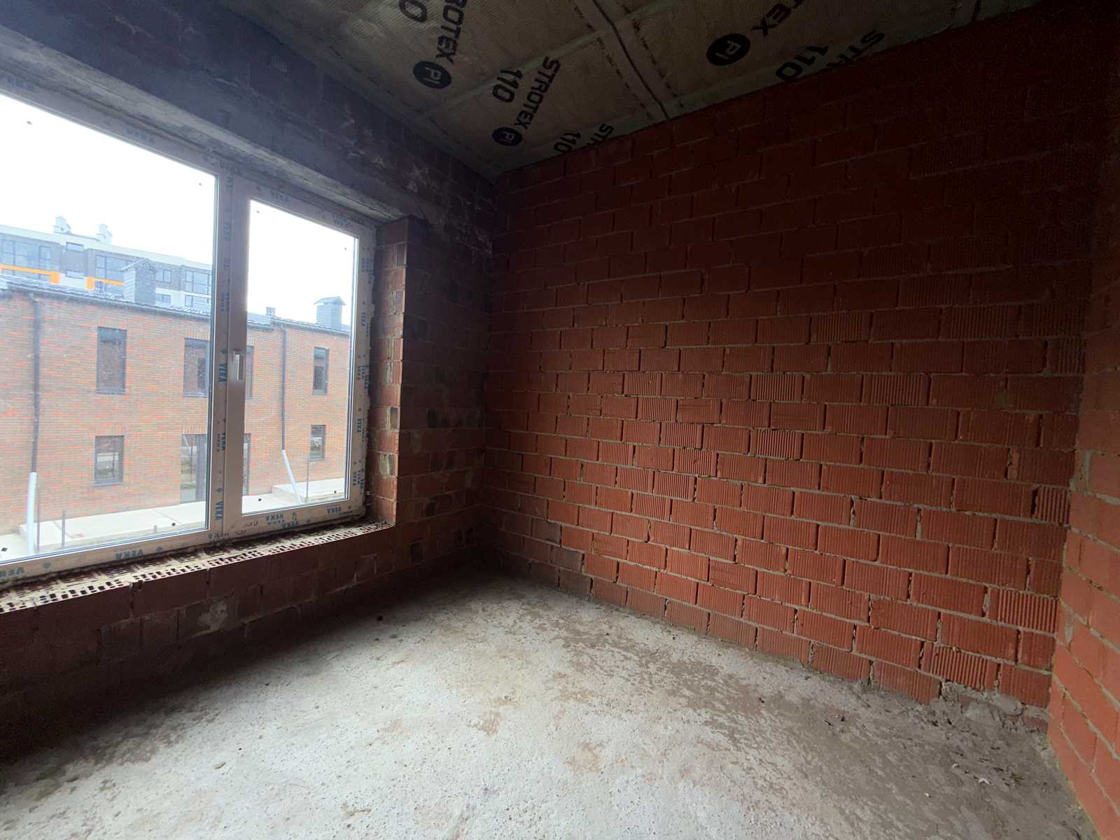 1866333021731872