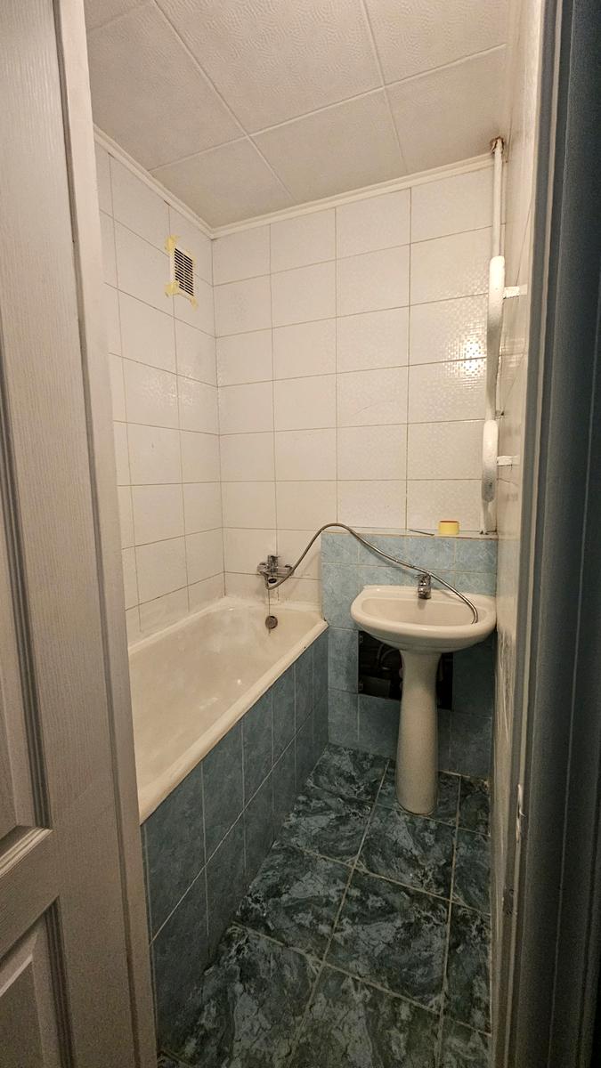 1866335679045336