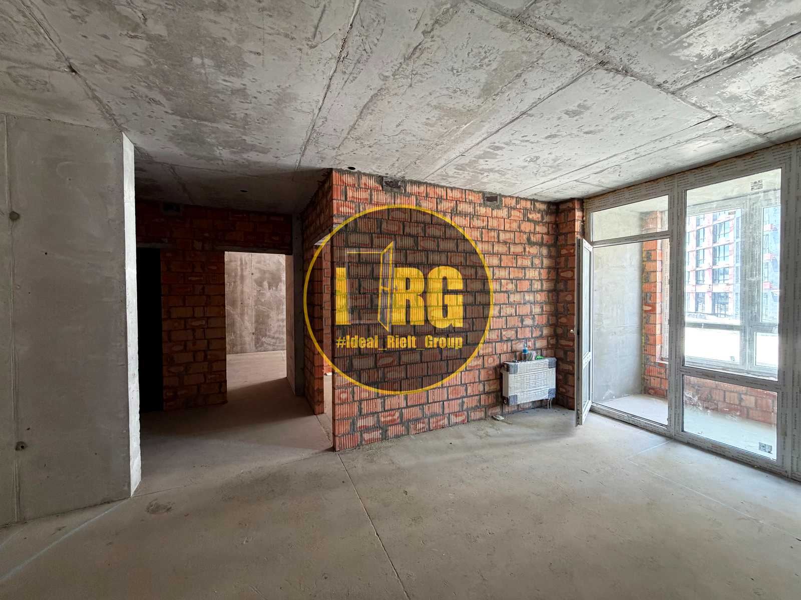 1866345303168394