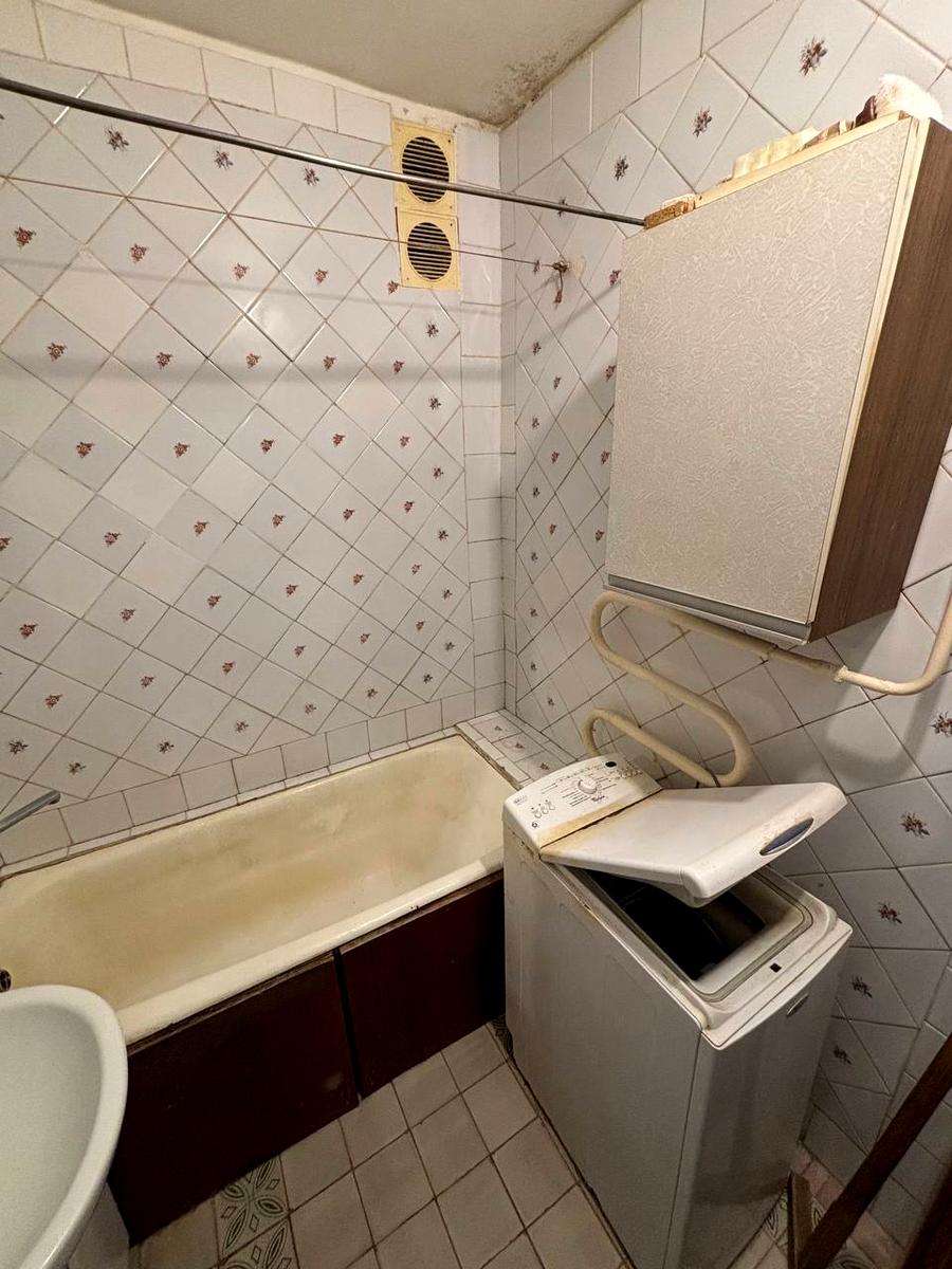 1866347336883737