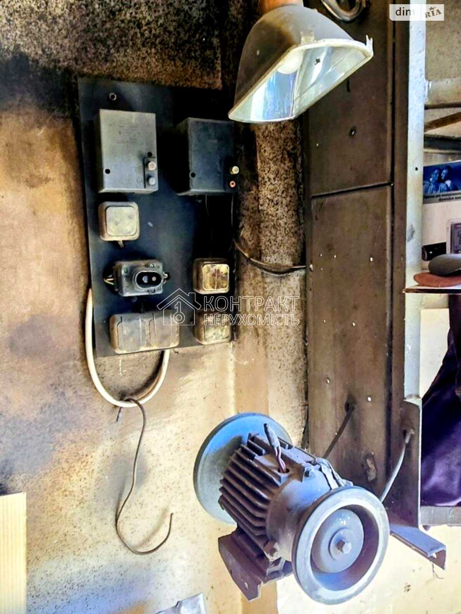 1866347685928533
