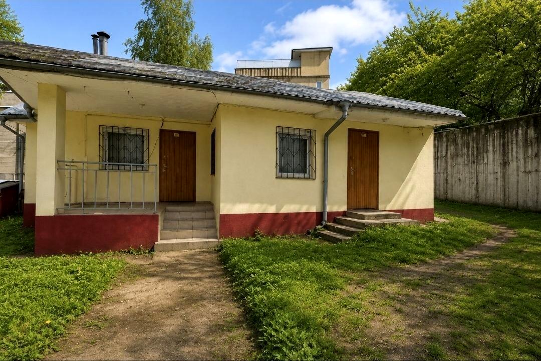 1866354452608363