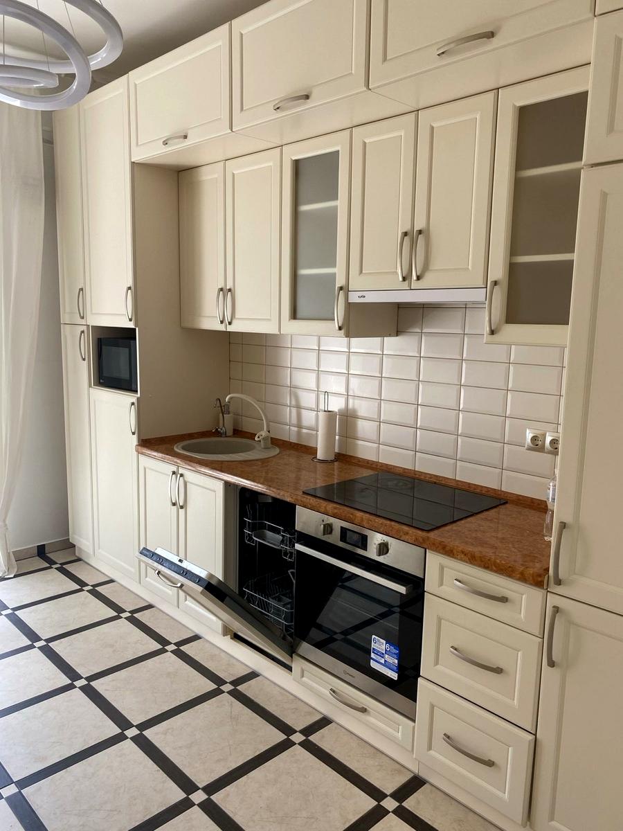 1866354734225953