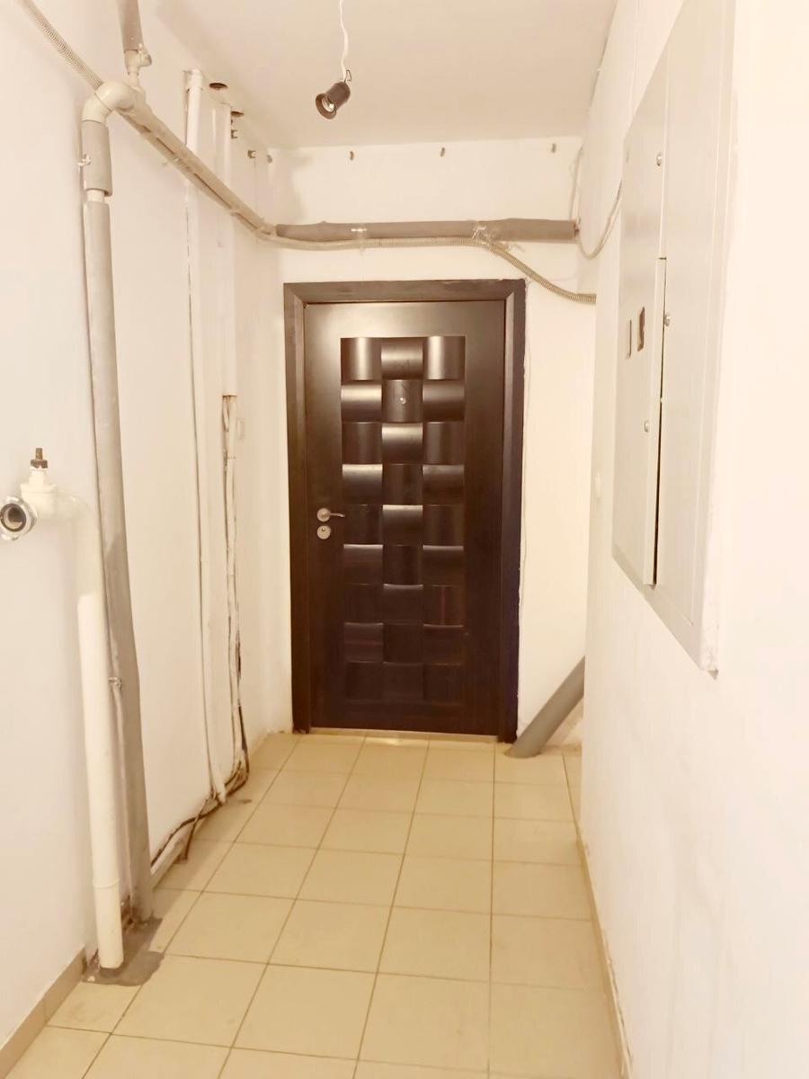 1866414577853577
