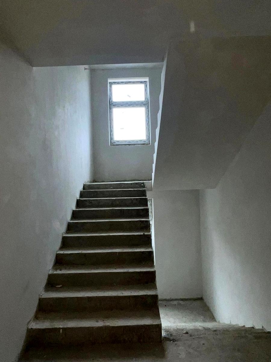 1866415545527487