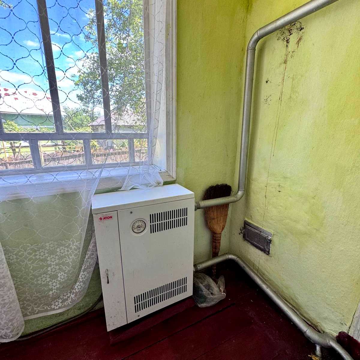 1866418630826929