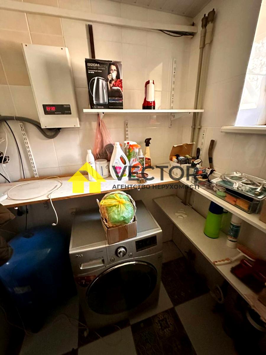 1866437111198758