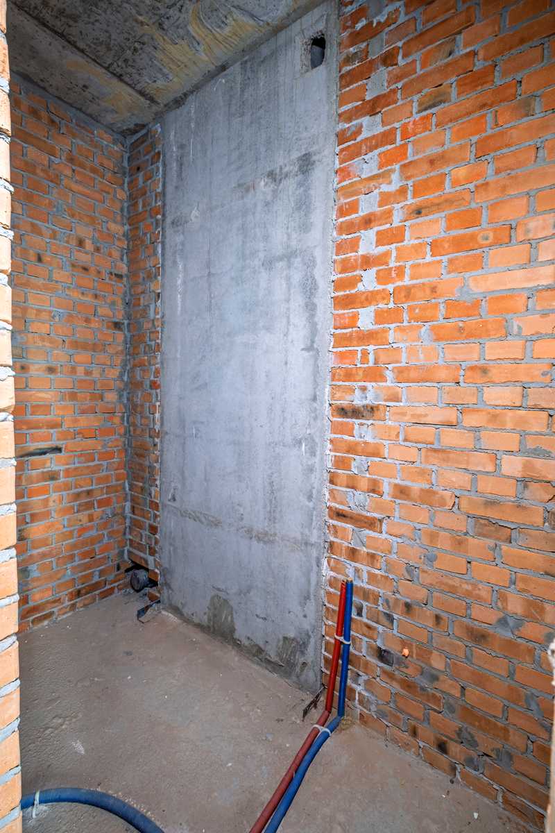 1866439611150233