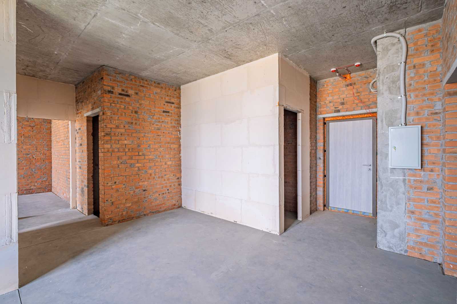 1866439615999775