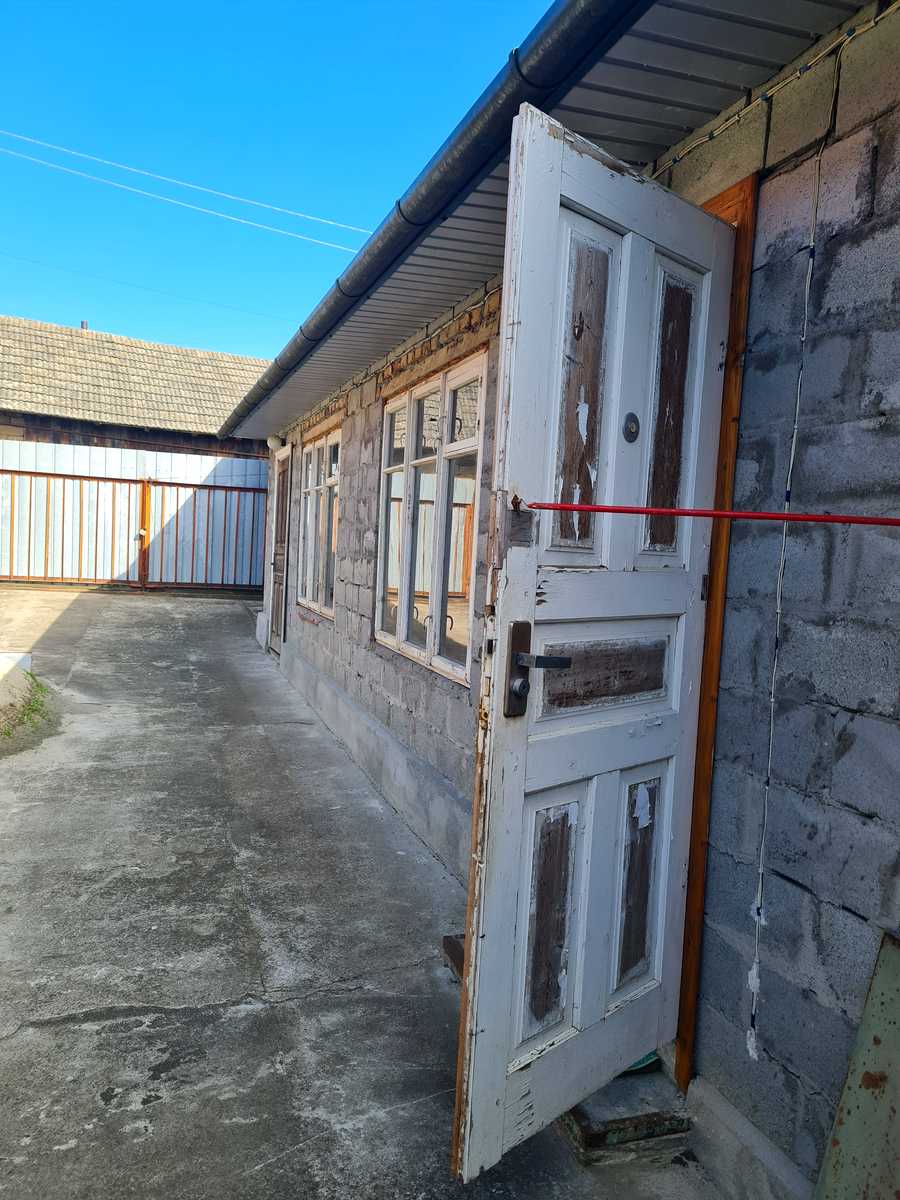 1866452628555752