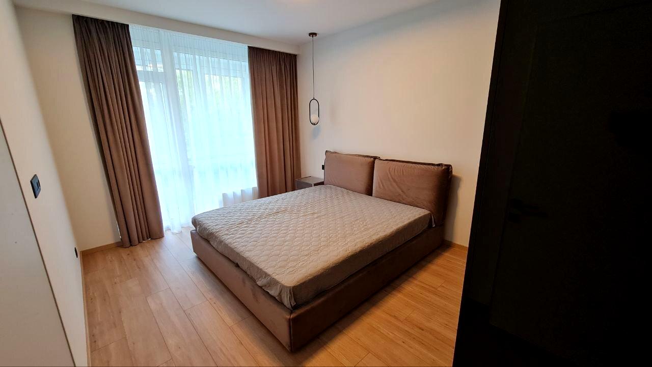 1866459879182912