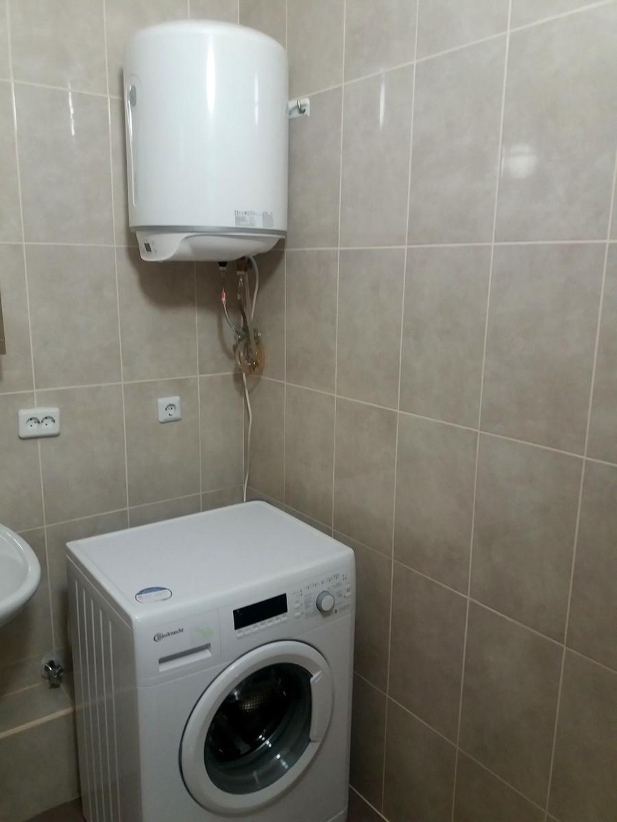 1866461933045809