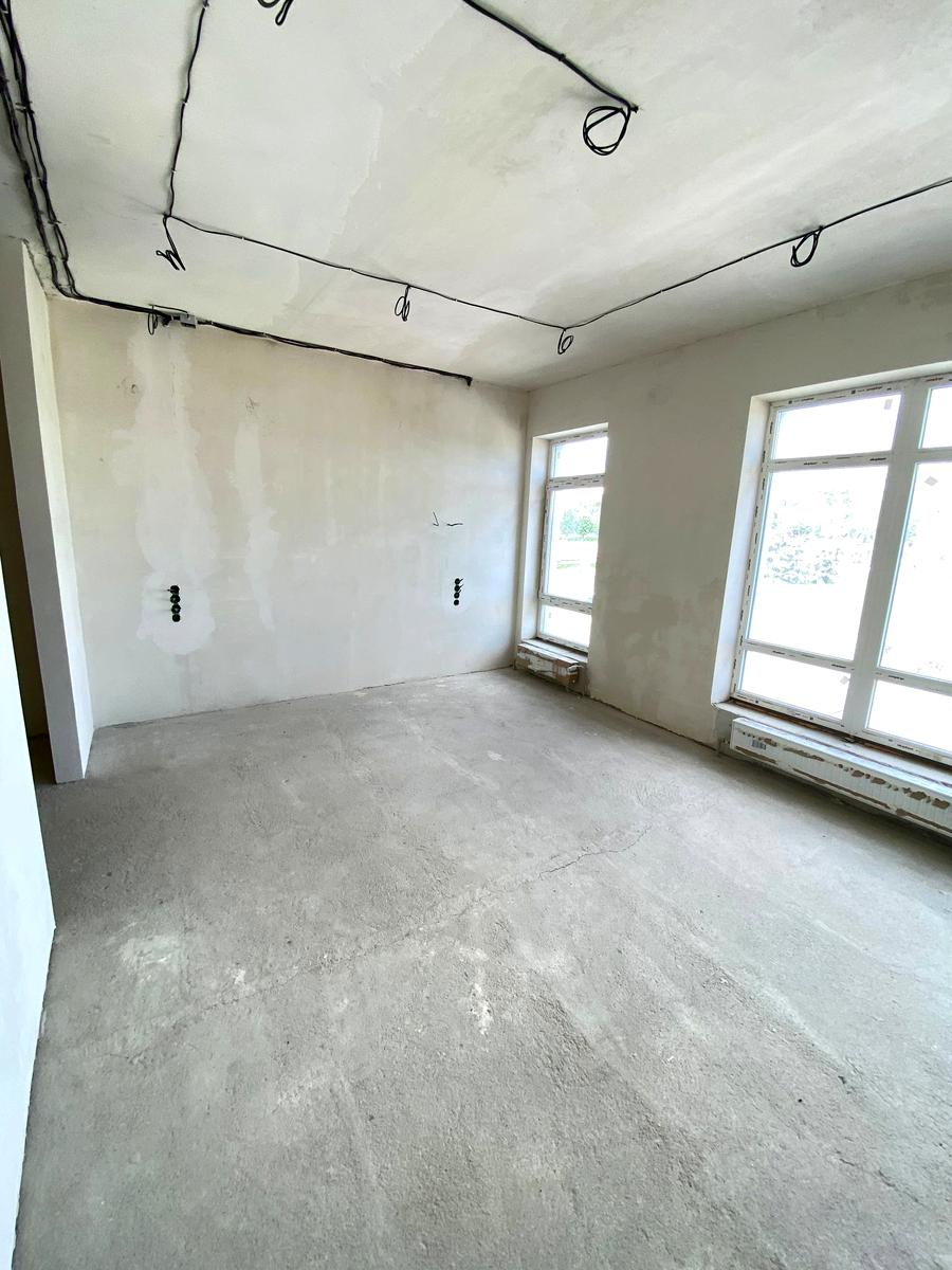 1866464800120947